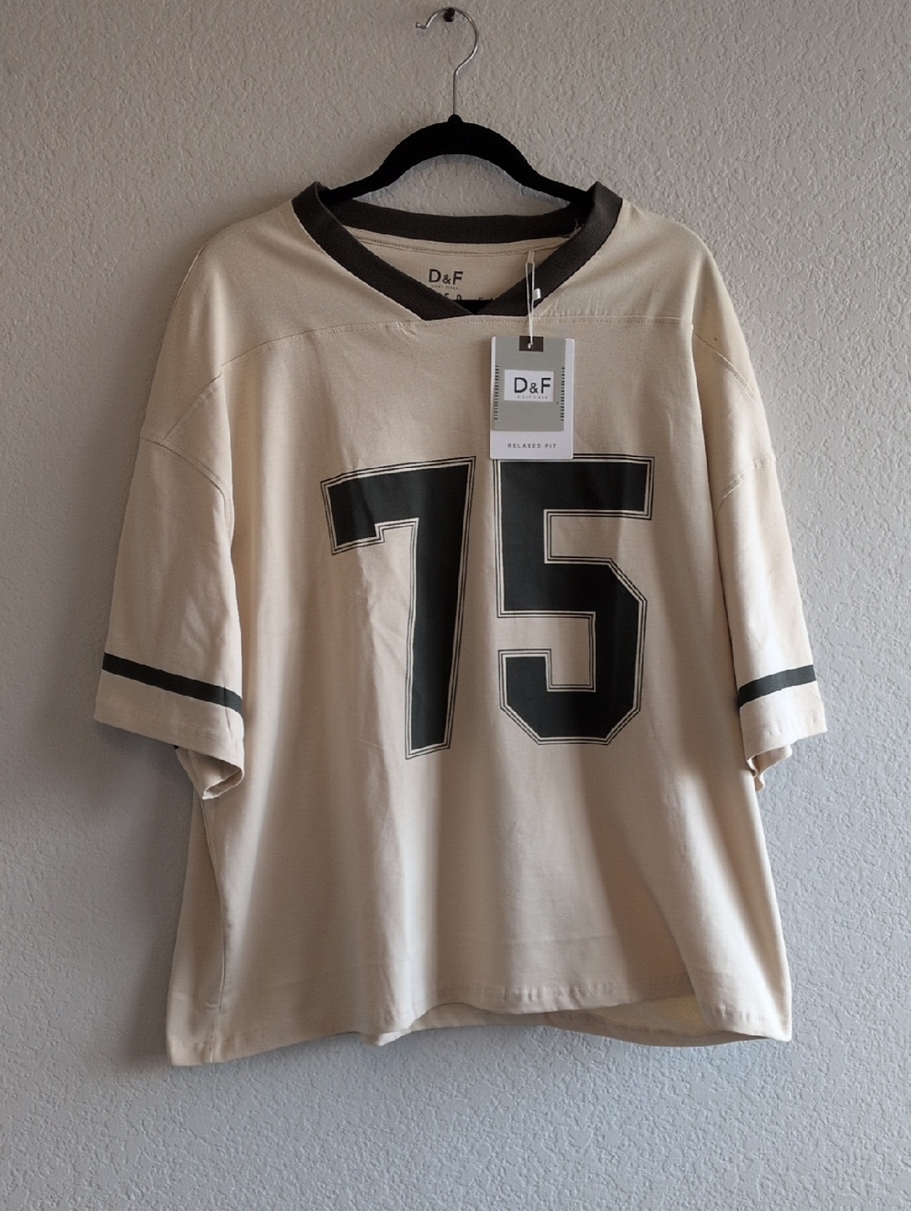 Cream Short-Sleeve Jersey Tee with Green Number 75